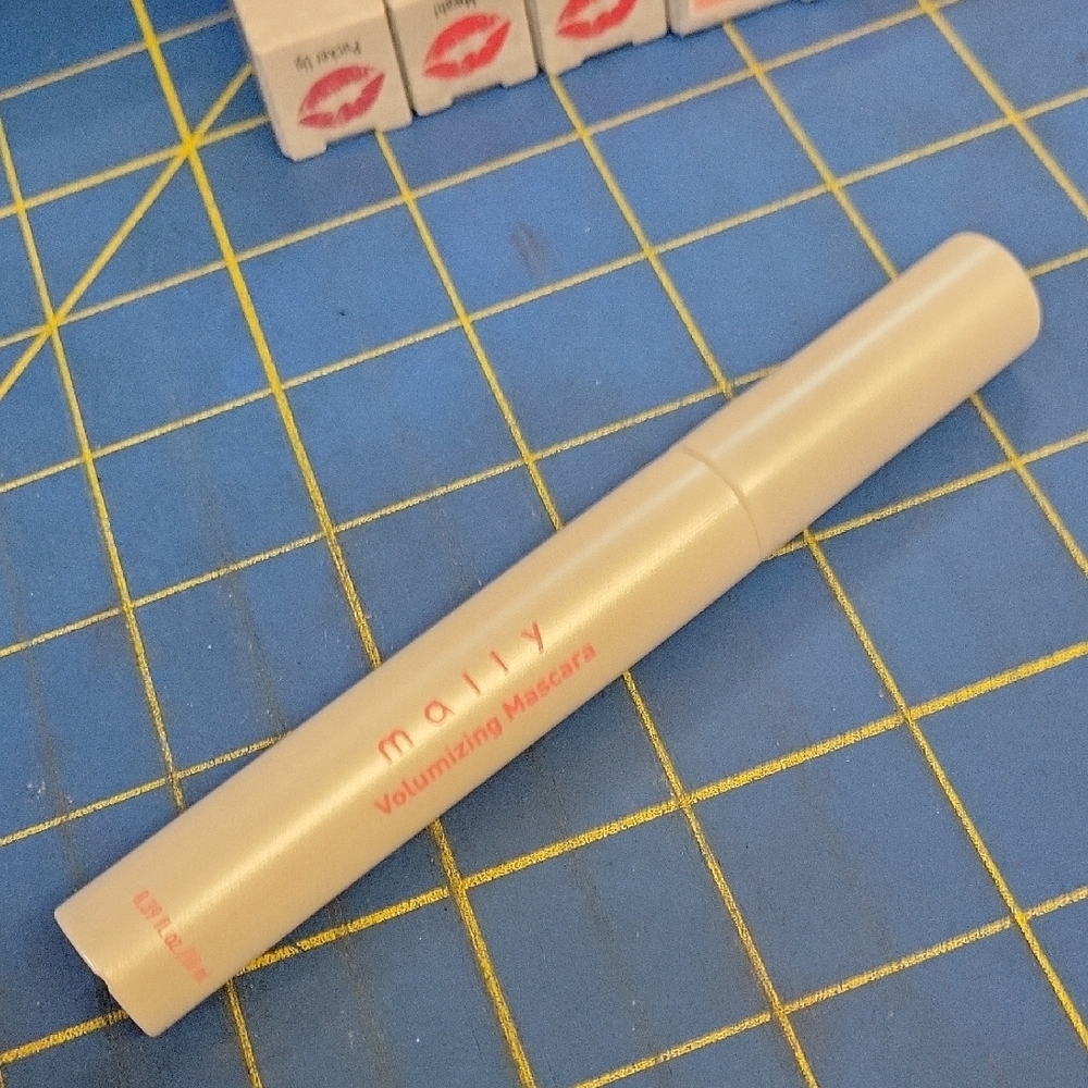 Mally Volumizing Black Mascara 10ml New Tube